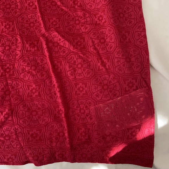 Women Gap Printed Top Size Medium Red - Picture 7 of 11
